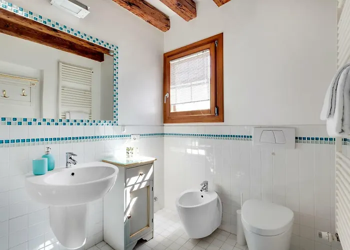 Nikki House * Venice