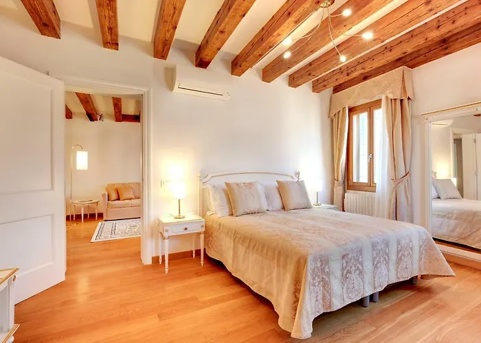 Nikki House * Venice