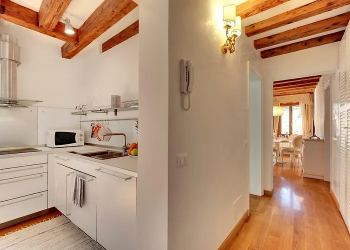 Nikki House * Venice