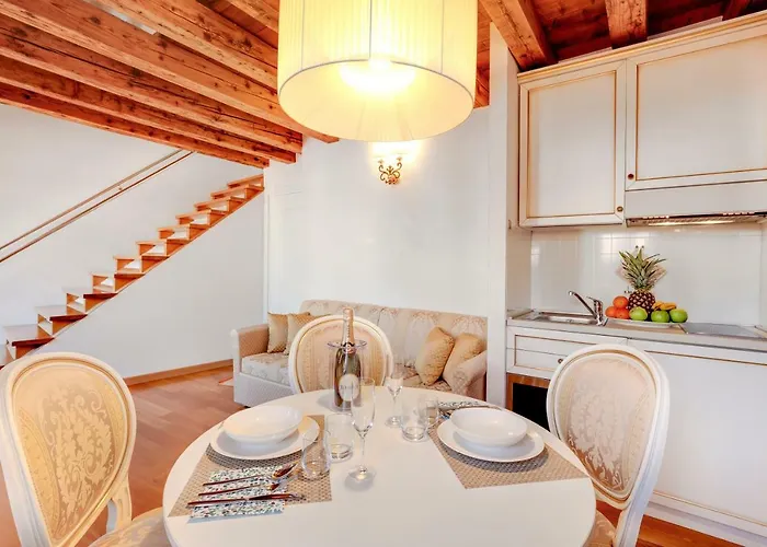 Apartment Nikki House Venice