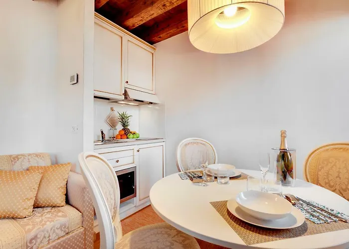 Nikki House * Venice