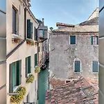 Nikki House Apartament Wenecja