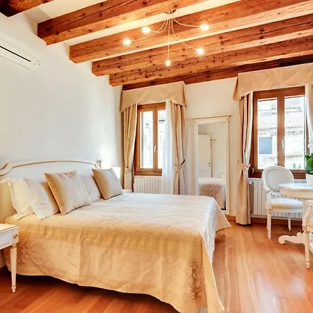 Nikki House * Venetië