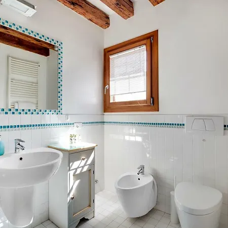 Nikki House * Venice