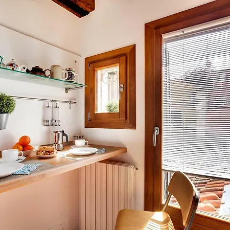 Nikki House Апартаменты Венеция