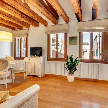 Nikki House Venice