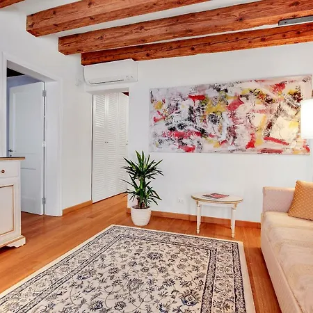 Nikki House * Venice