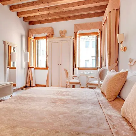 Nikki House Венеция