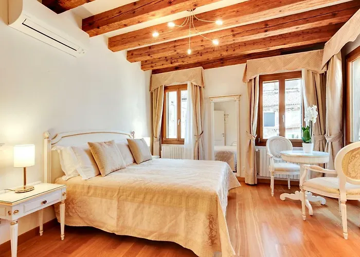 Nikki House * Venedik